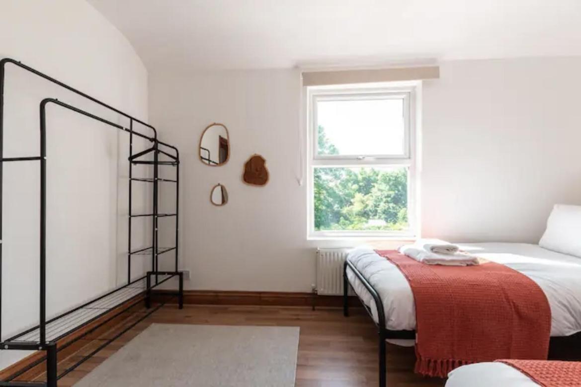 Metropolitan - 2 Bed, Private Parking Apartment, Great Commercial Home From Home Stay! Southampton Eksteriør bilde