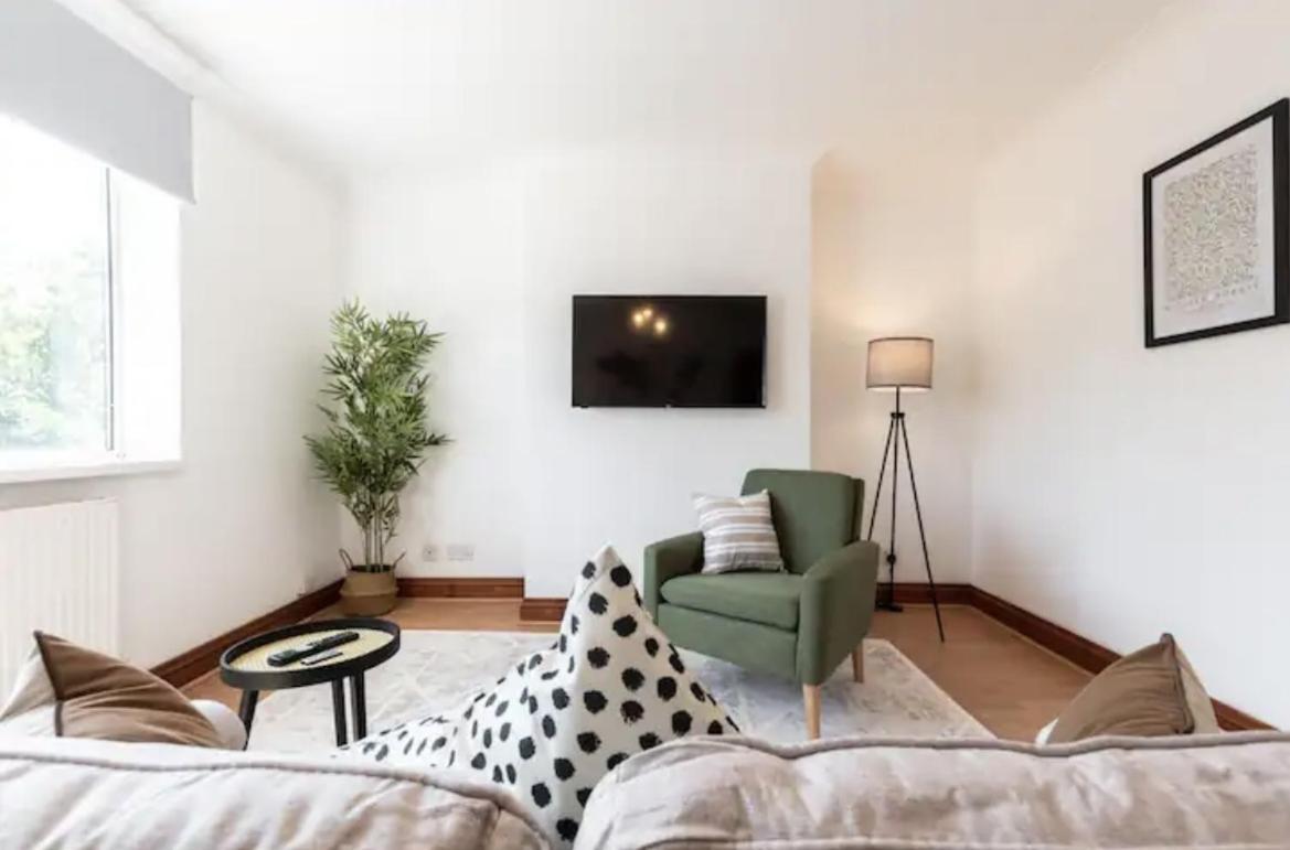 Metropolitan - 2 Bed, Private Parking Apartment, Great Commercial Home From Home Stay! Southampton Eksteriør bilde
