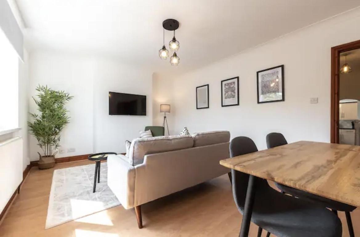 Metropolitan - 2 Bed, Private Parking Apartment, Great Commercial Home From Home Stay! Southampton Eksteriør bilde